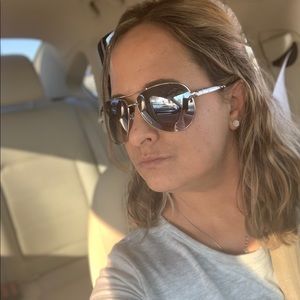 Meet your Posher, Leticia